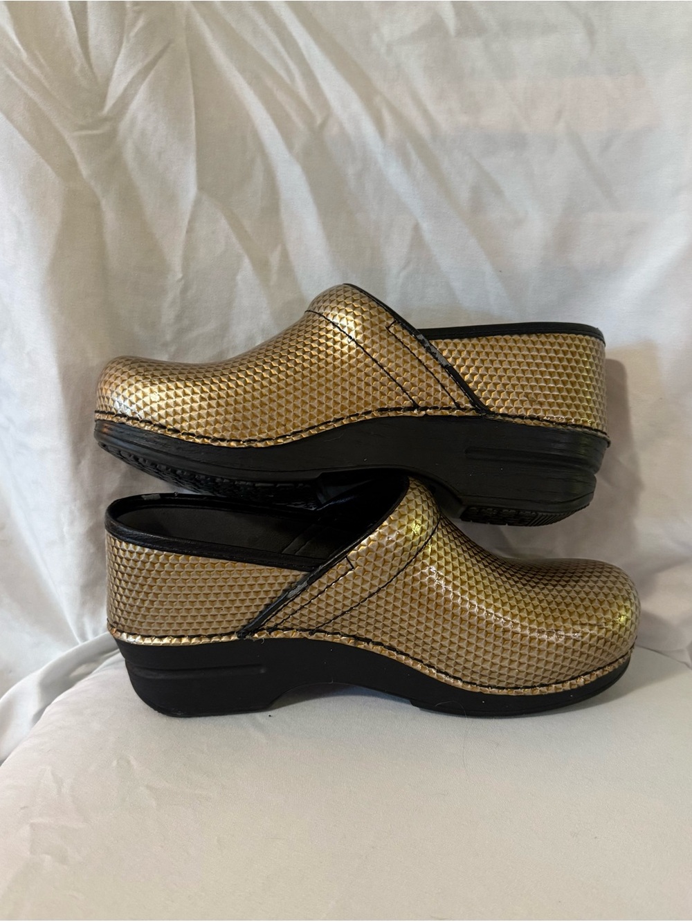 Dansko Metallic Gold Textured Clogs size 8.5/39